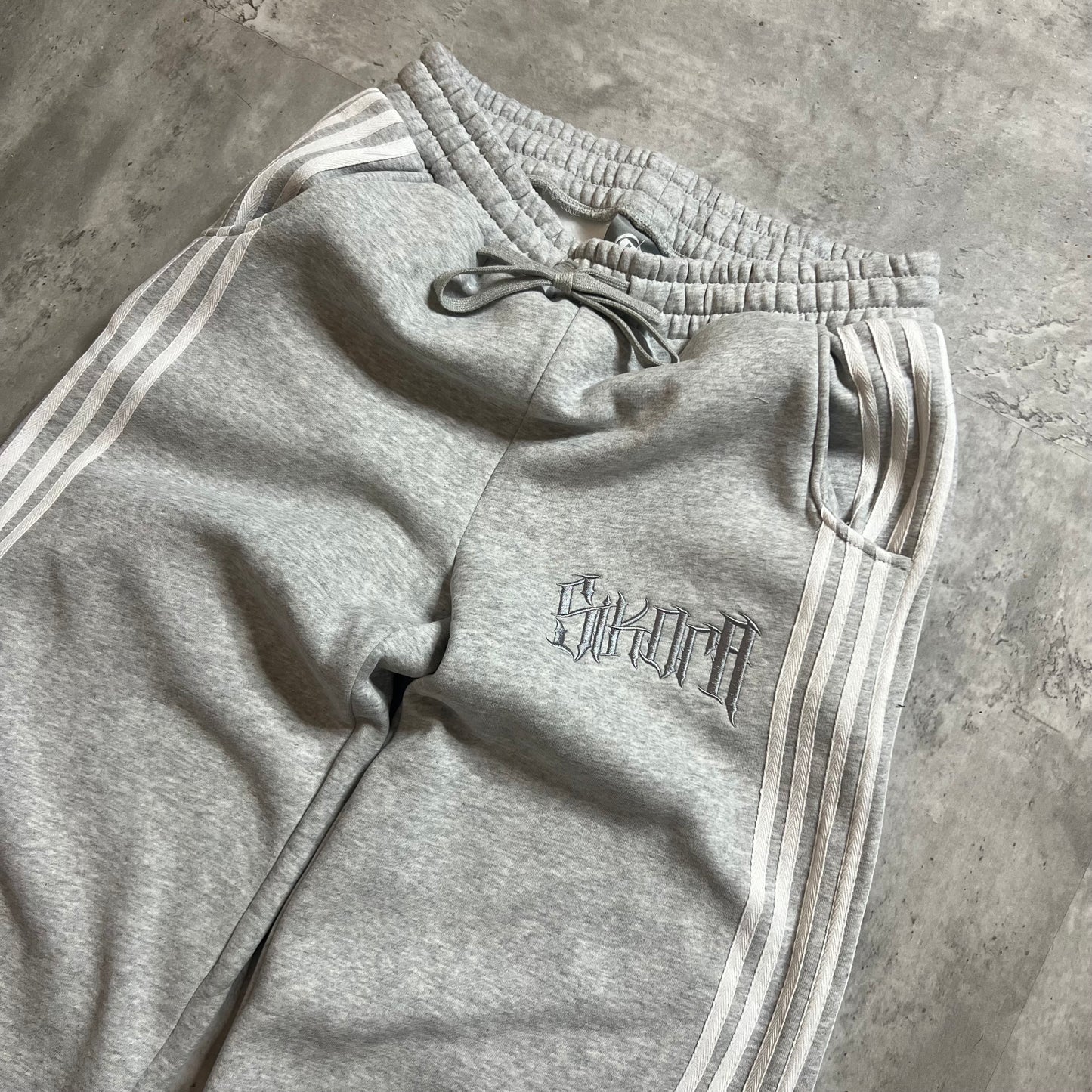 STRIPED SWEATPANTS [PREMADE]